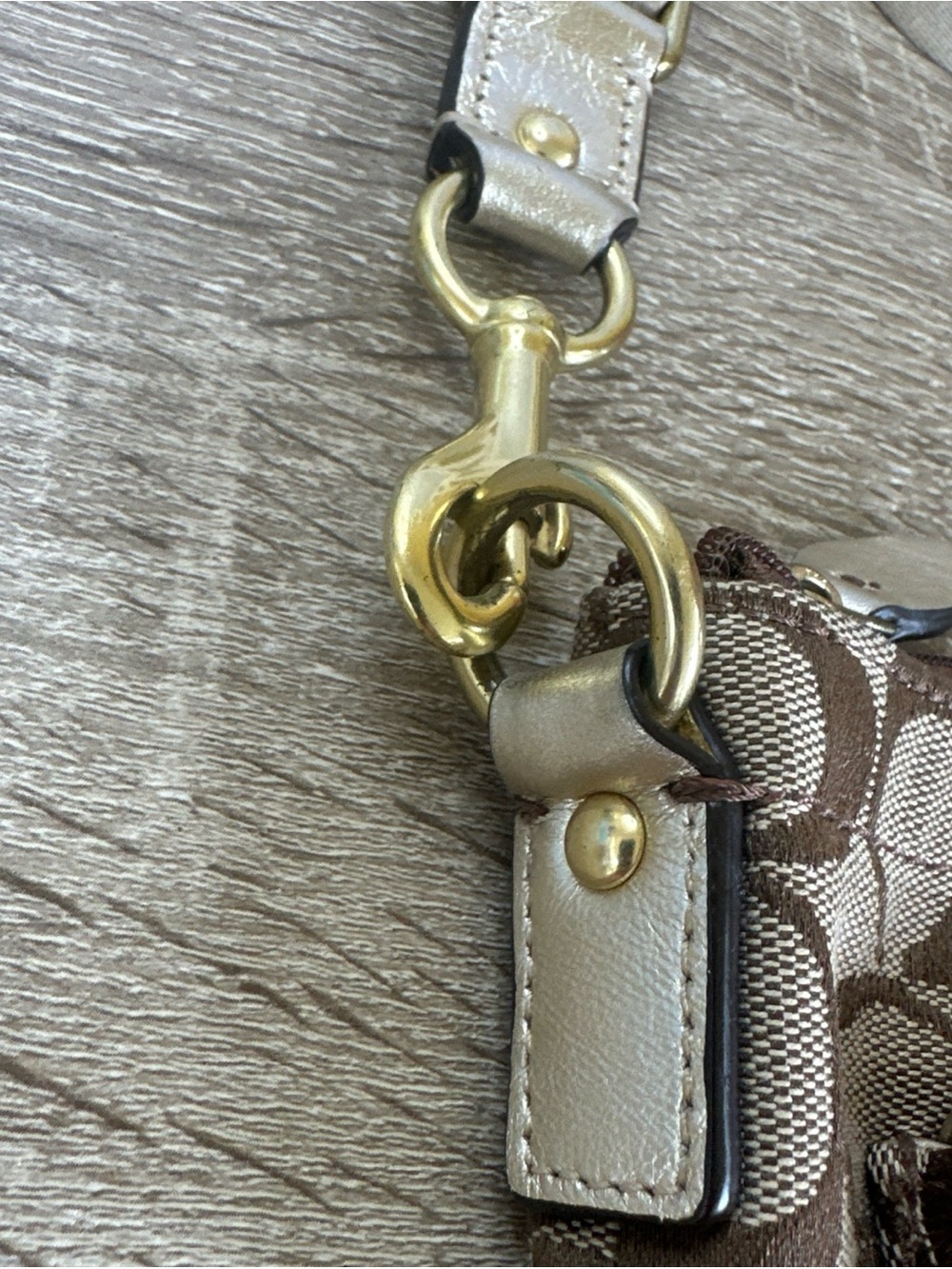 Coach Signature Penelope Turn Lock Monogram Crossbody Bag Gold stains on strap - Picture 4 of 15